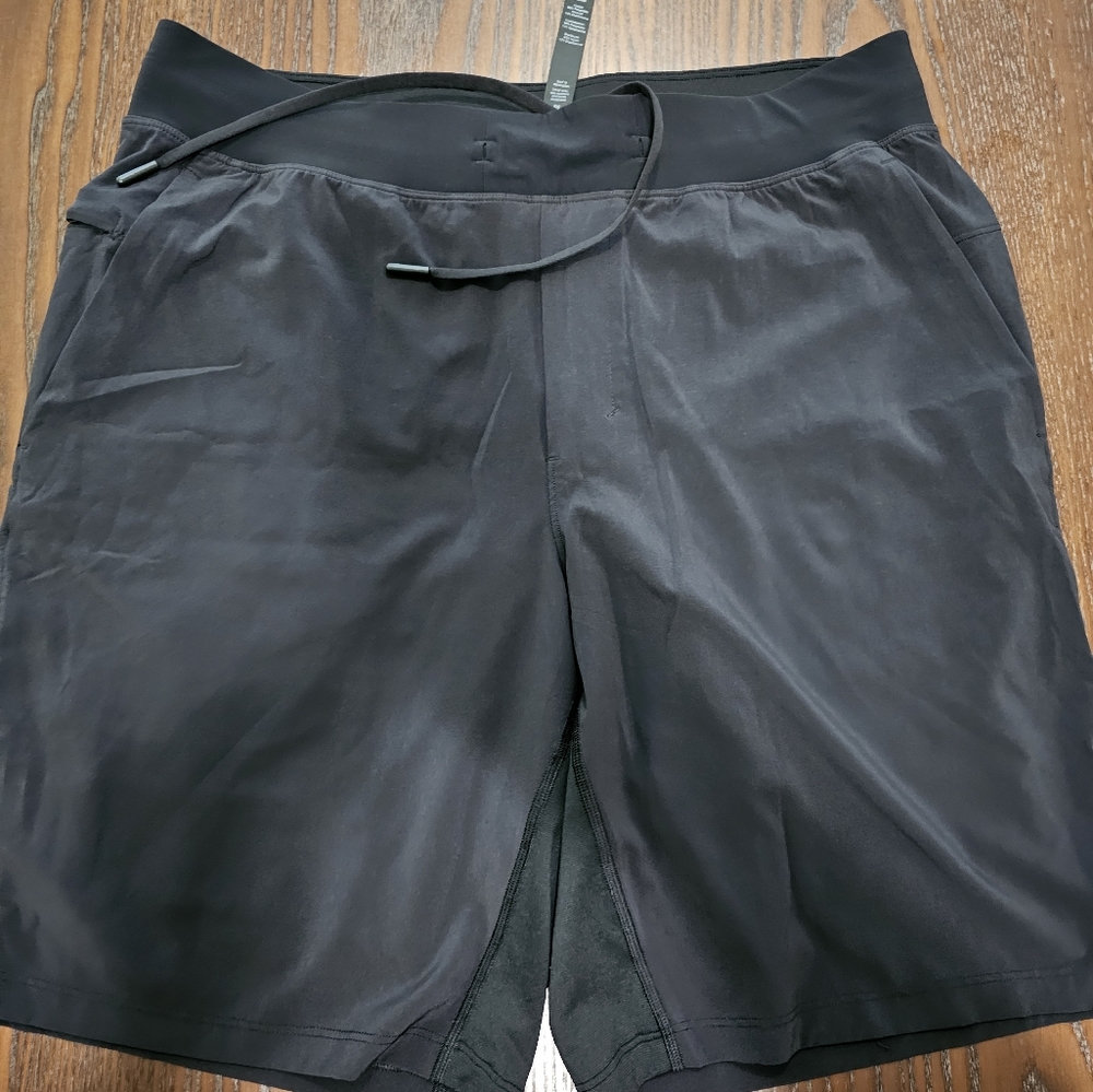 Lululemon Large short